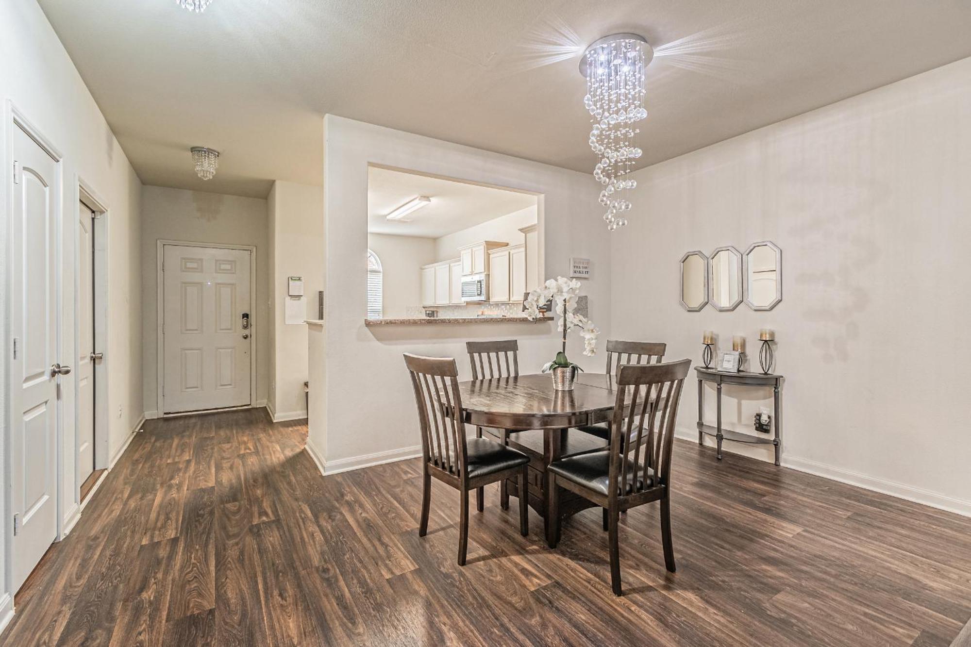 Luxury 5Br Dallas Retreat With Business Amenities - Perfect For Business Travelers, Families & Groups Екстер'єр фото