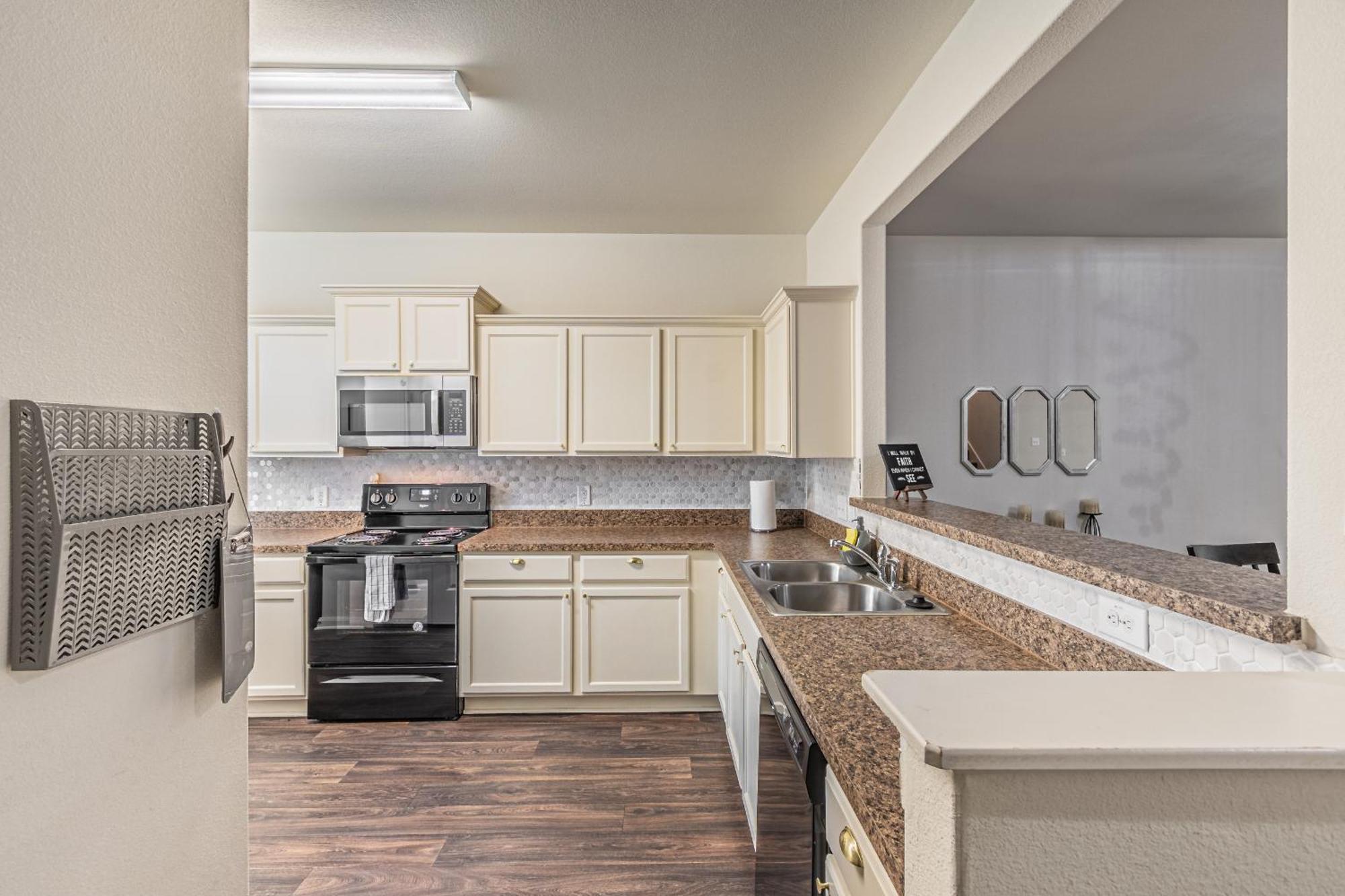 Luxury 5Br Dallas Retreat With Business Amenities - Perfect For Business Travelers, Families & Groups Екстер'єр фото