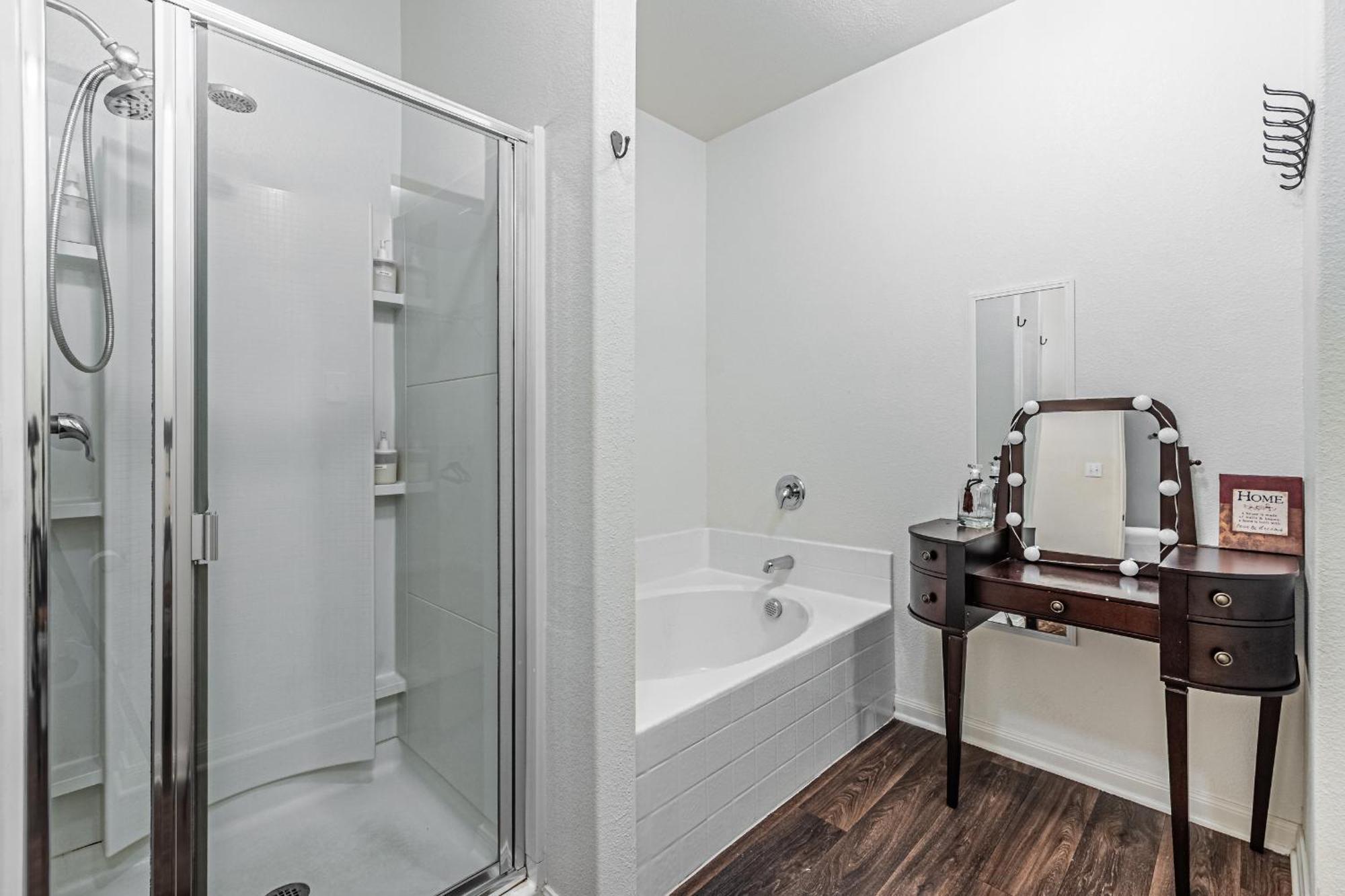 Luxury 5Br Dallas Retreat With Business Amenities - Perfect For Business Travelers, Families & Groups Екстер'єр фото